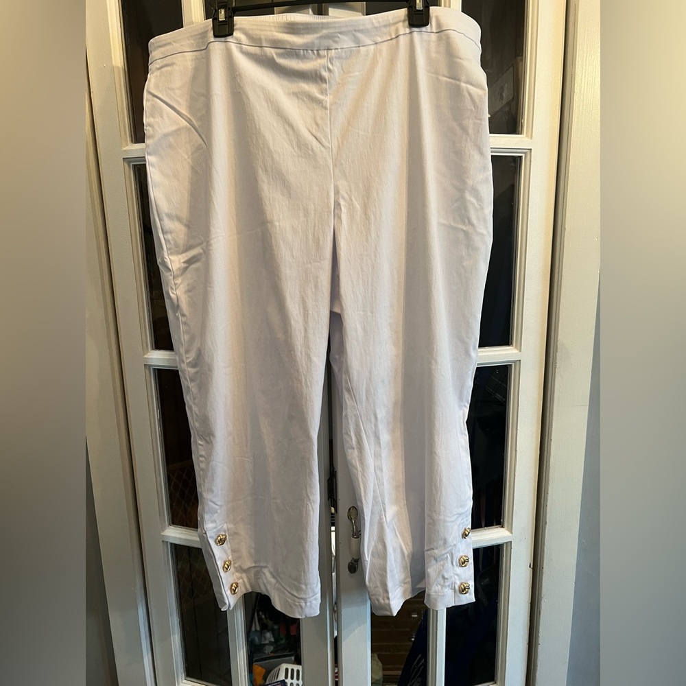 Zac and Rachel Women's White Cropped Pants with Gold Button Accents NWT